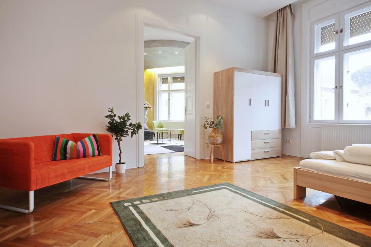 Luxury Gold Plated Suite In Calm Central Location Budapest Eksteriør billede